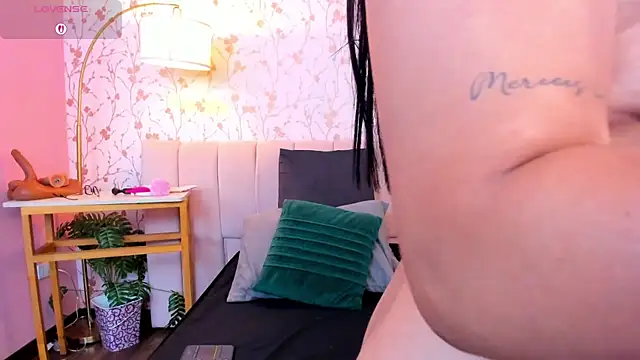 taylor_bennet's Live XXX Chat