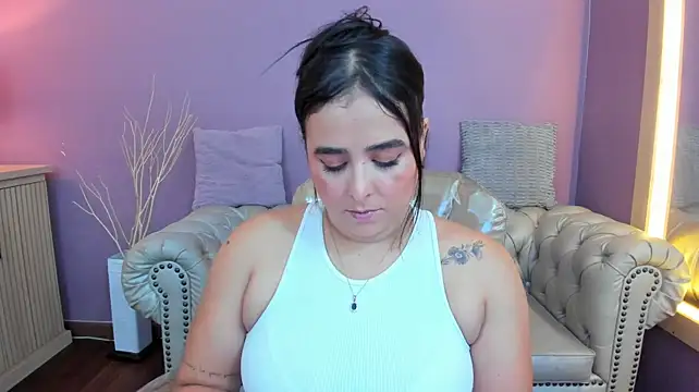 taylor_bennet's Live XXX Chat