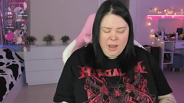 Akemi_BBW's Live XXX Chat