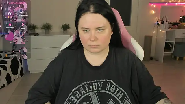 Pokój czatu na żywo – Akemi_BBW