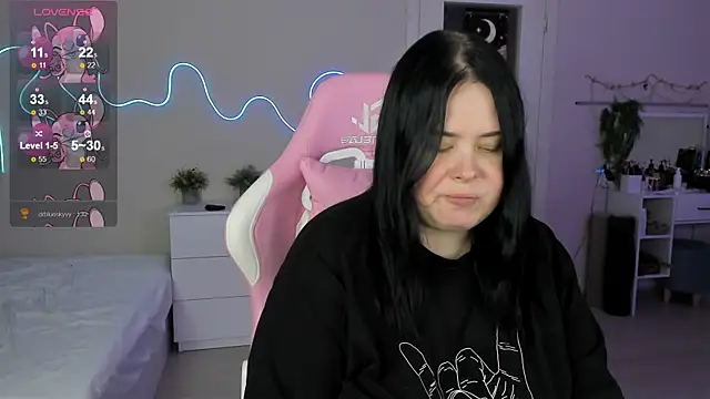 Akemi_BBW Chat XXX live