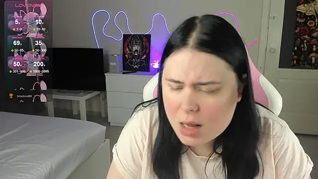 Akemi_BBW's Webcam Show