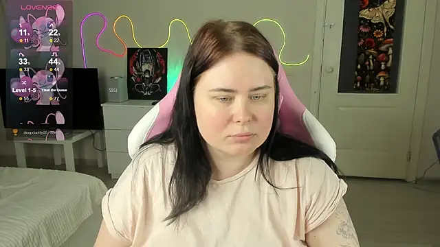 Akemi_BBW Chat XXX live