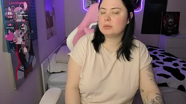 Akemi_BBW – Naživo XXX chat