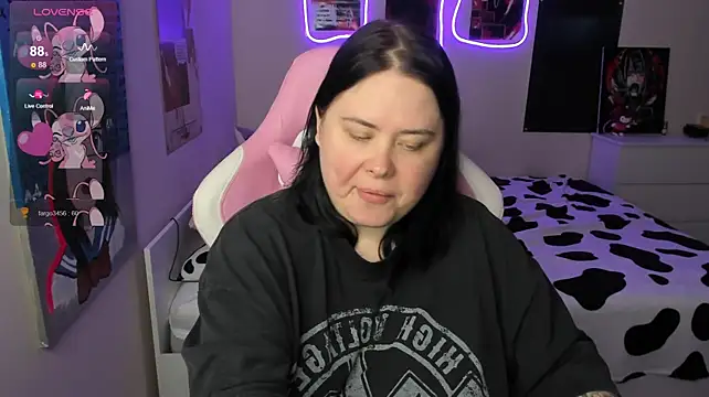 Akemi_BBW 即時 XXX 聊天