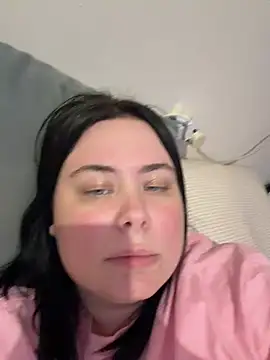 Chat +18 de Akemi_BBW ao vivo