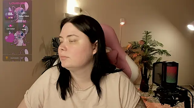Akemi_BBW – Naživo XXX chat