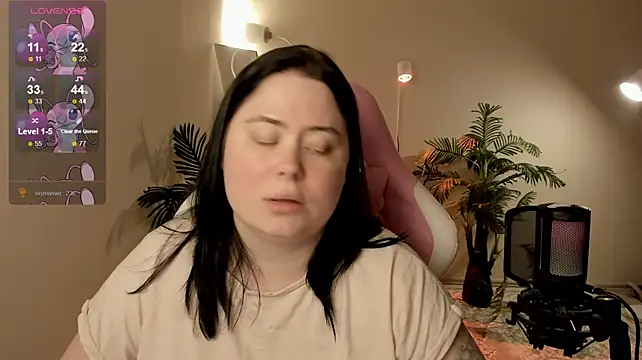 Akemi_BBW's Webcam Show
