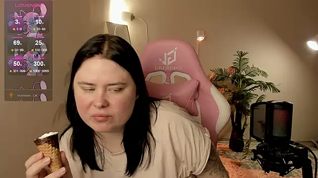 XXX chat uživo modela Akemi_BBW