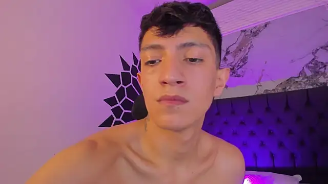 Show modela JohanSedas na web-kameri