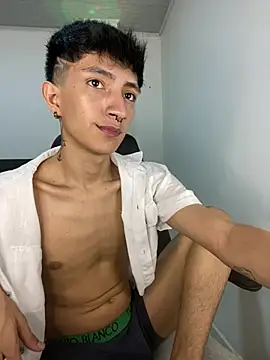 Show modela JohanSedas na web-kameri