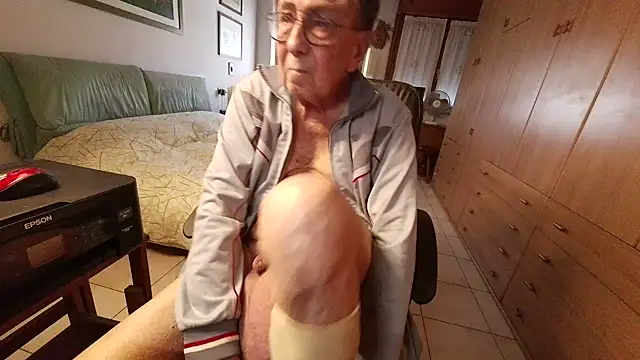 Show modela papillonhotofficial na web-kameri