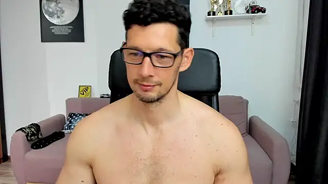 BrutusK08 Webcam show
