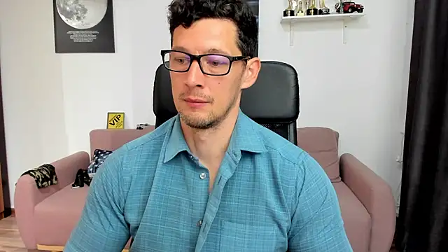 BrutusK08 webkamerás műsora