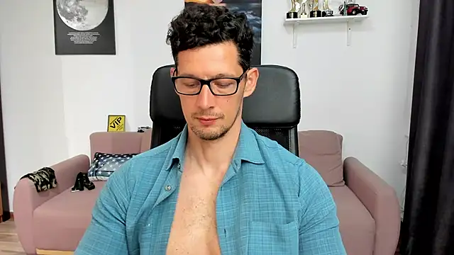 BrutusK08 Webcam show