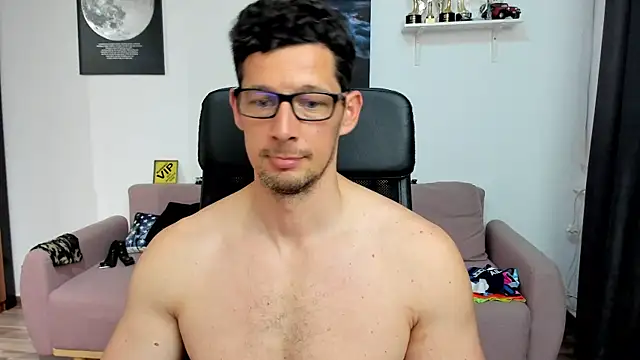BrutusK08 Show in webcam