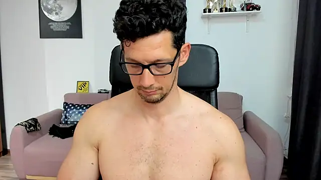 BrutusK08 Show in webcam