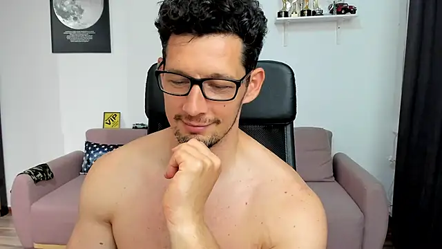 BrutusK08 Webcam show