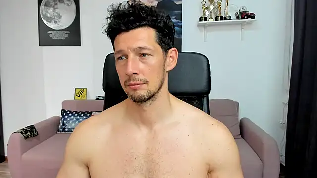 BrutusK08 Webcam show