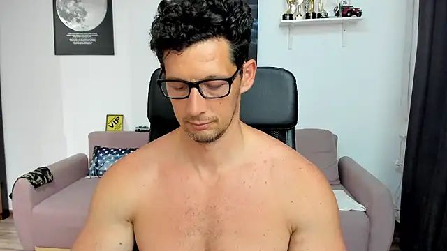 BrutusK08 Webcam show