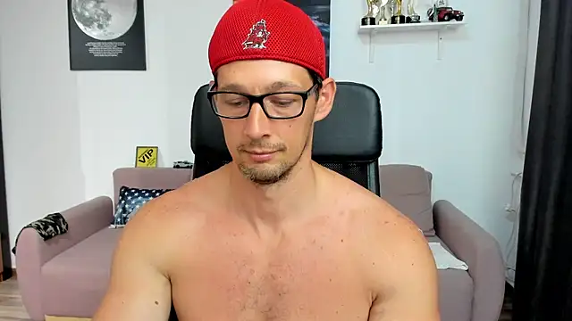 BrutusK08 Webcam show