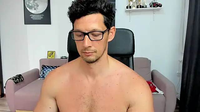 BrutusK08 Webcam show
