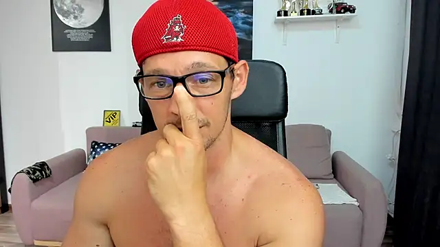 BrutusK08's Webcam Show