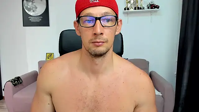 BrutusK08 Webcam show