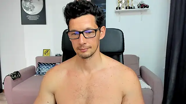 BrutusK08 Webcam show