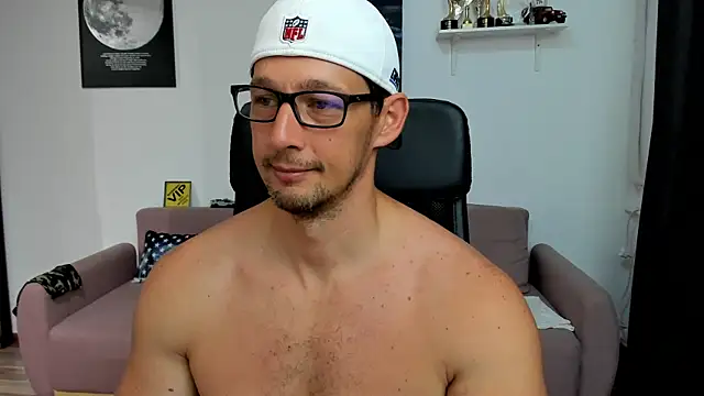 BrutusK08 Webcam show