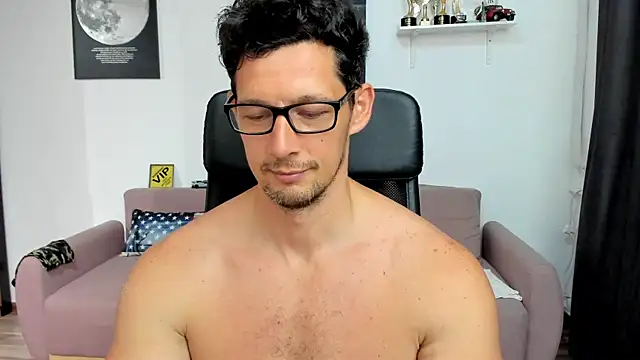 BrutusK08 Webcam show
