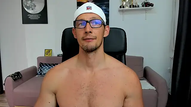 BrutusK08 Webcam show