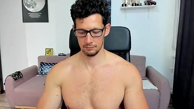 BrutusK08 Webcam show
