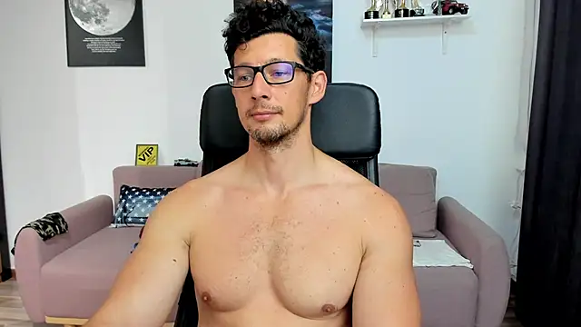 BrutusK08 Webcam show