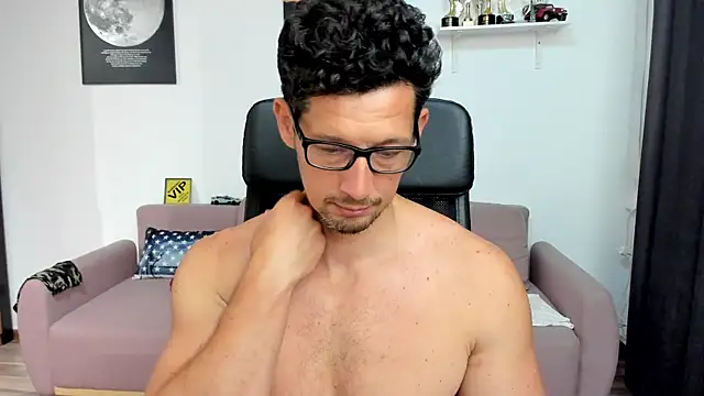 BrutusK08 Webcam show