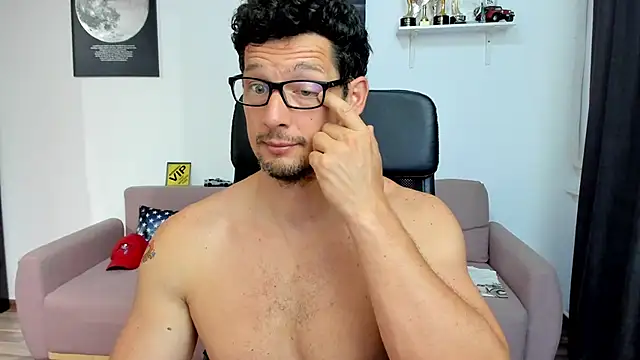BrutusK08 Webcam Show
