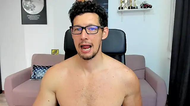 BrutusK08's Webcam Show