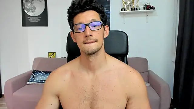 BrutusK08 webcam show