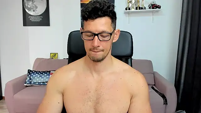 BrutusK08 Show in webcam