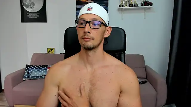 BrutusK08's Webcam Show