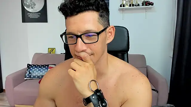 BrutusK08 Webcam Show