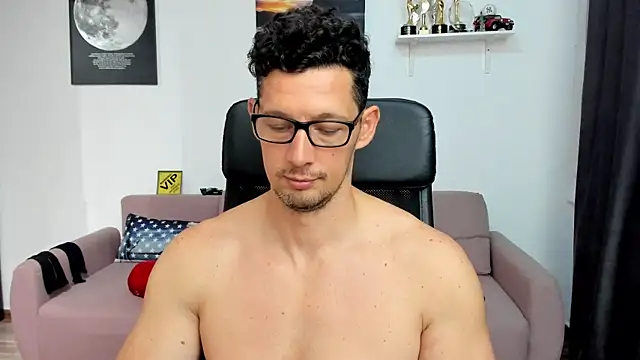BrutusK08 Webcam show