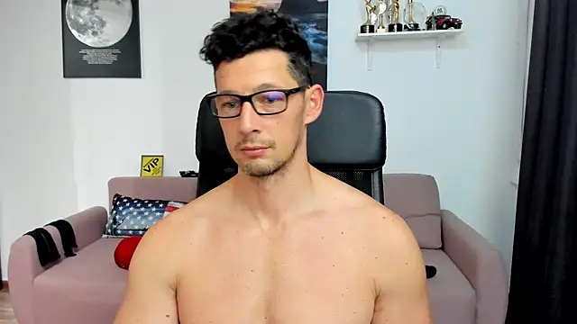 BrutusK08 webcam show