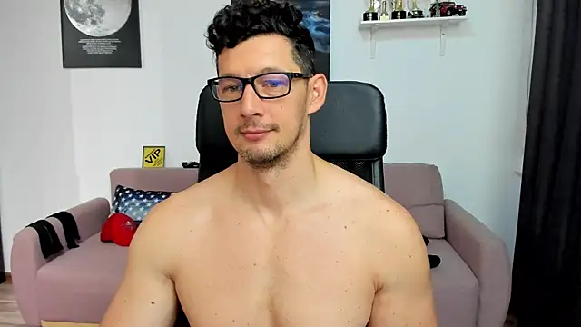BrutusK08 Adlı Modelin Web Kamerası Şovu