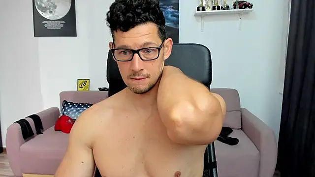 BrutusK08 webcam show