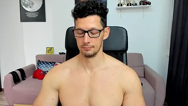 BrutusK08 webcam show