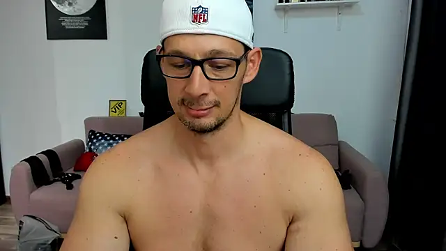 BrutusK08 Webcam show