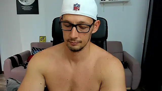 BrutusK08 Webcam show