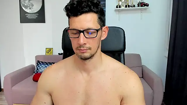 BrutusK08 Webcam show