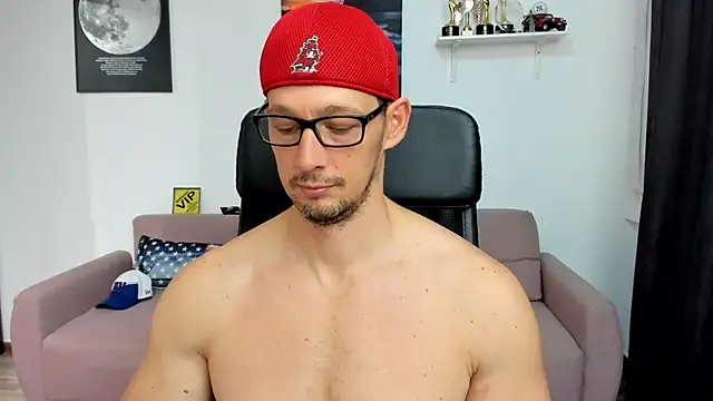 BrutusK08 Show in webcam